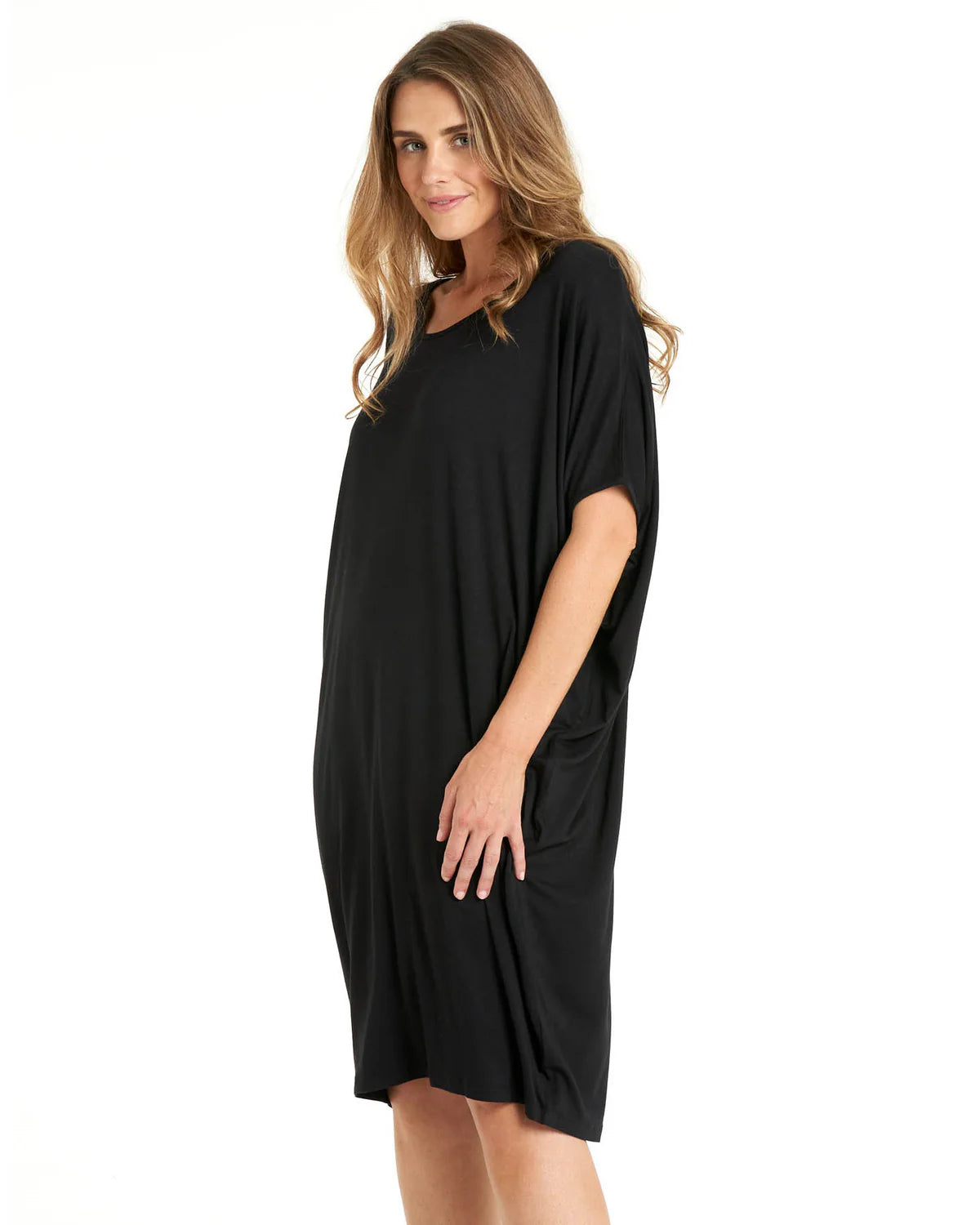 BETTY BASICS - Maui T-Shirt Dress Black