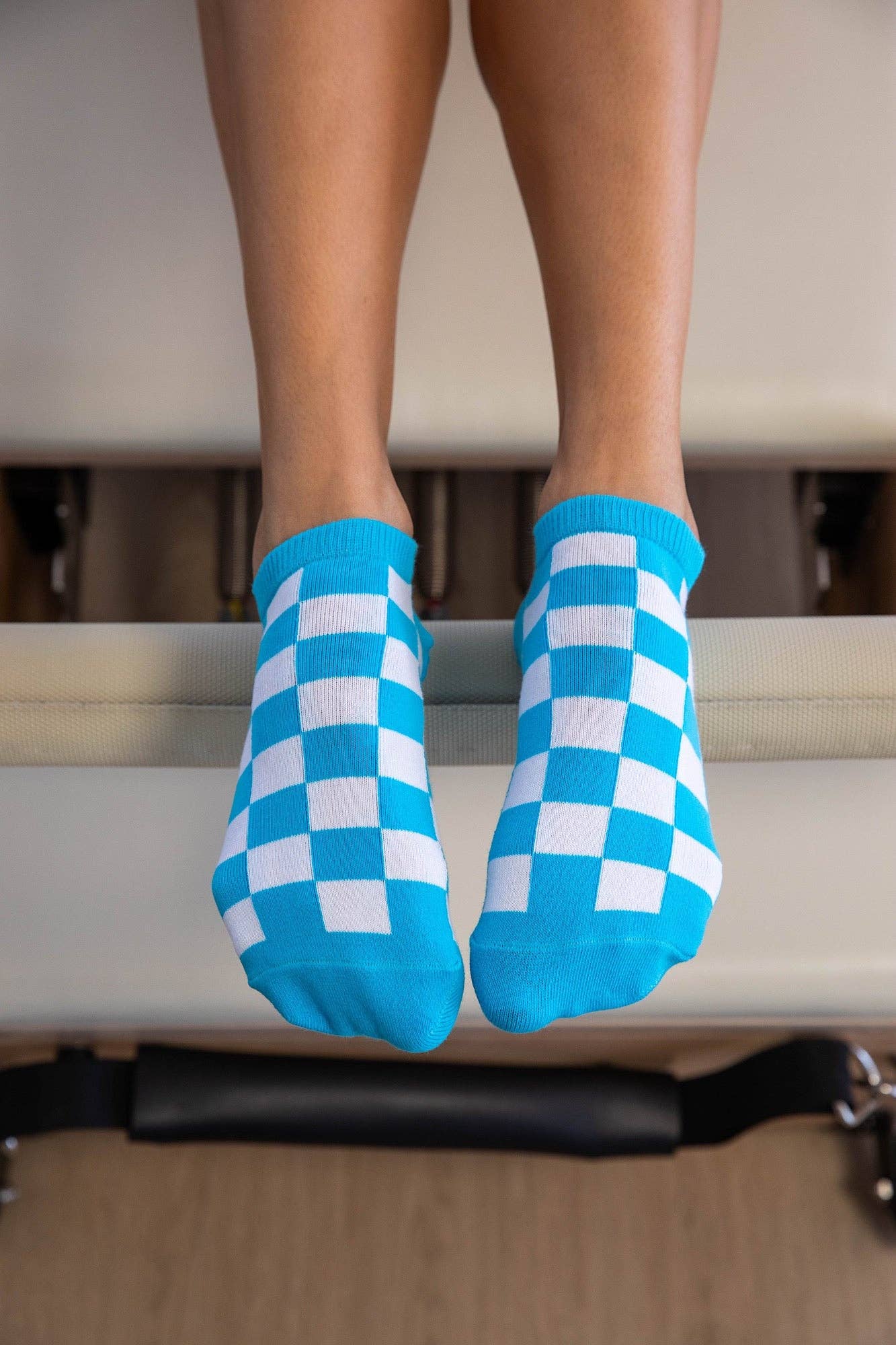 CHEEKY WINX - Grippy Blue Checkers Socks